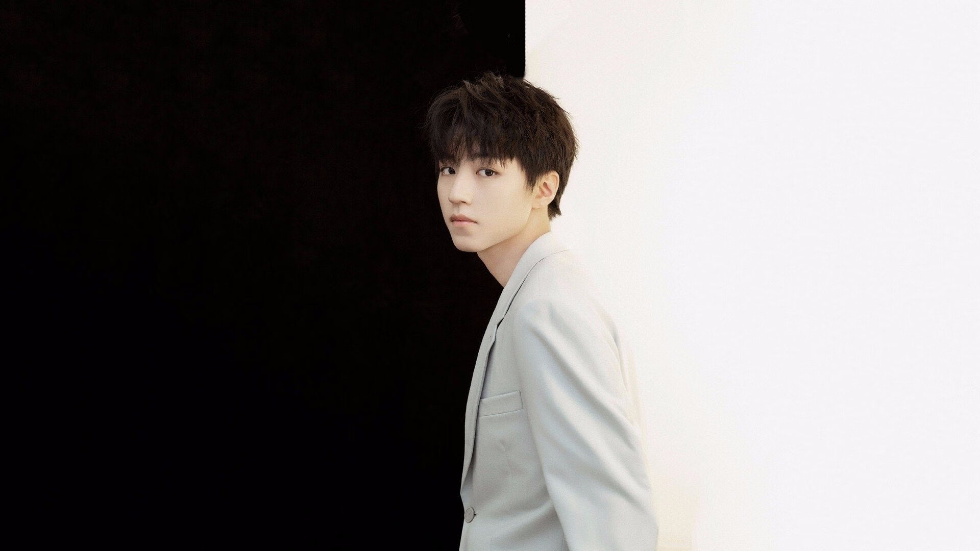 AC Milan-独行侠推广环保公益计划获得嘉奖，独行侠海报